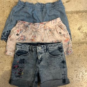 3 pair GAP kids shorts size large/10 like new